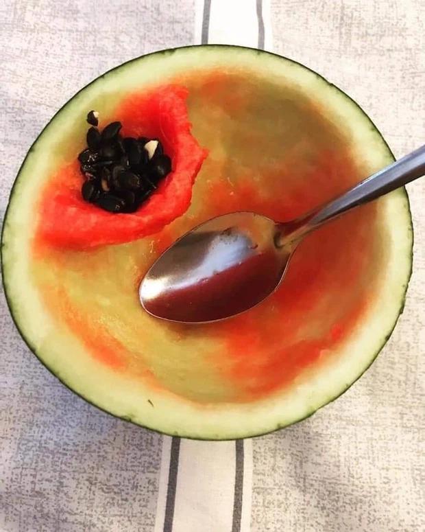 Chàng trai bổ bưởi mà nhiều người tưởng thái thịt ba chỉ-8