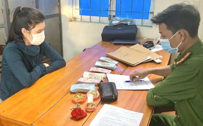 Quảng Bình: Mẹ vắng nhà, con gái lục két sắt ăn trộm gần 500 triệu-1