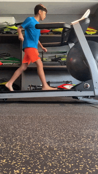 Con trai Hồ Ngọc Hà hì hục tập gym, dân mạng xem cười xỉu-3