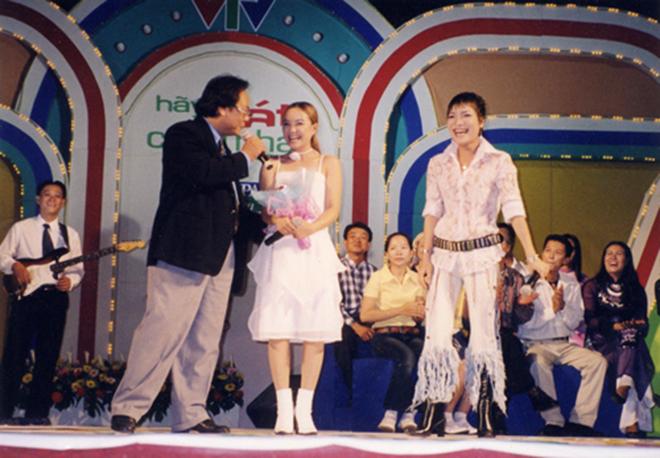 Không thể nhận ra Vy Oanh thời mới vào showbiz, đập đi xây lại là có thật!-2