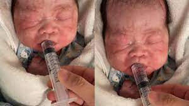Clip: Em bé vừa sinh ra đã đói... hạ đường huyết, hút một hơi hết sạch ống glucose-1
