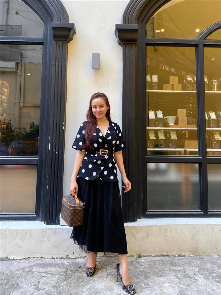 Vy Oanh giàu cỡ nào mà khiến bà Phương Hằng liên tục chốt deal?-6