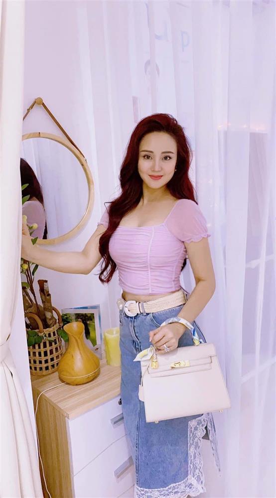 Vy Oanh giàu cỡ nào mà khiến bà Phương Hằng liên tục chốt deal?-5