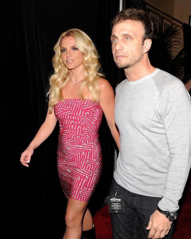 Britney Spears chính thức giải nghệ, quản lý nhảy thuyền từ chức-2