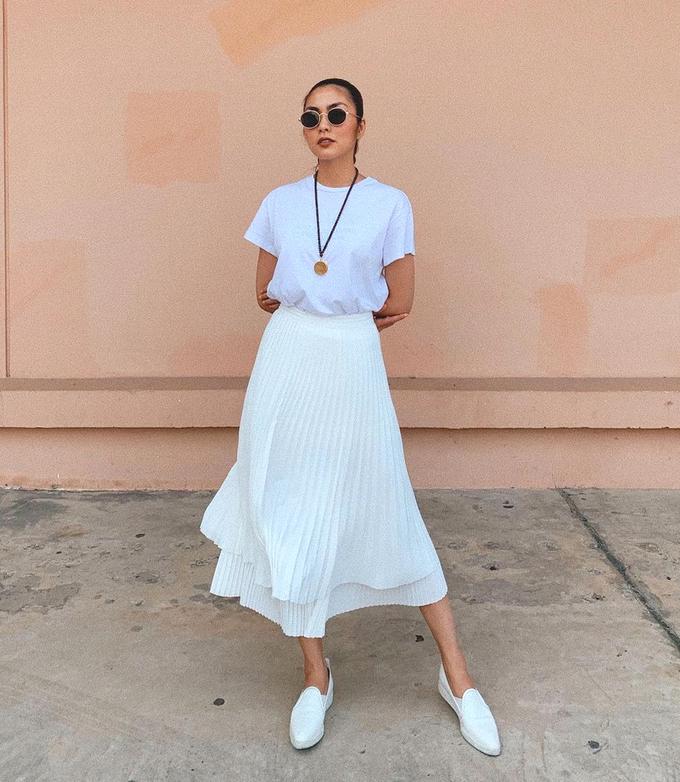 Hà Tăng chơi hệ đơn sắc nhạt nhẽo nhưng mix đồ auto đẹp-9