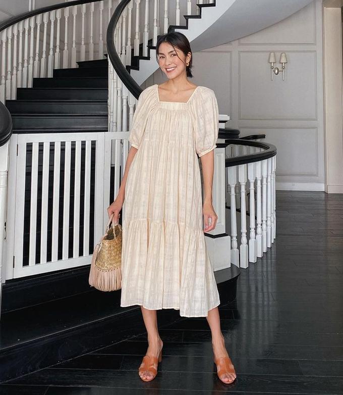 Hà Tăng chơi hệ đơn sắc nhạt nhẽo nhưng mix đồ auto đẹp-10