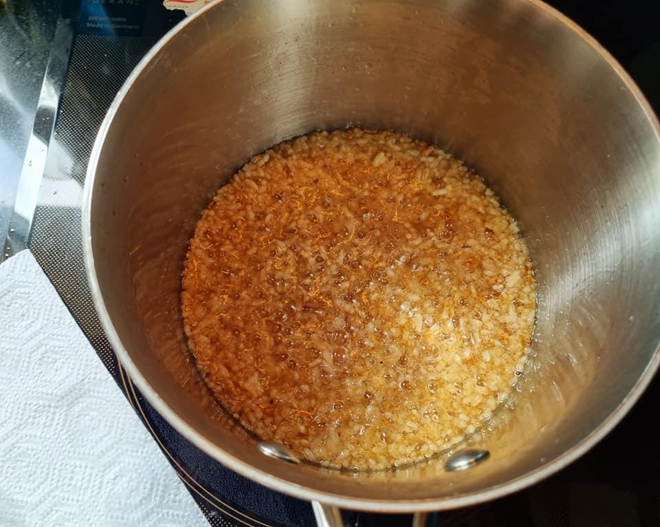 Tranh thủ trời nắng, ghim ngay cách làm món cơm chiên giòn ăn lai rai mãi không chán-4