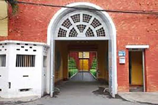 Bé gái 1 tuổi bị chú ruột cầm chân ném vào tủ tử vong tại chỗ-3