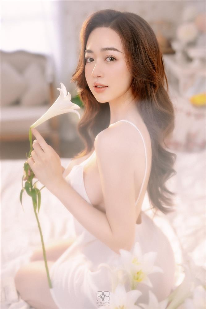 Hot girl Nóng Cùng Euro show vòng 1 như nhảy ra ngoài áo-6