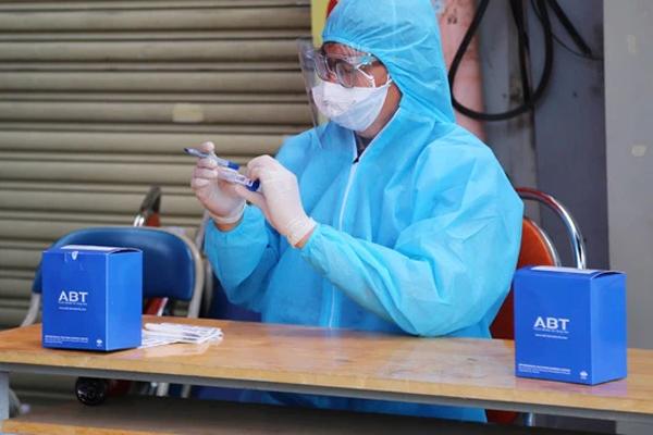 Thêm 5 ca Covid-19 tử vong, 1 người đang chờ cách ly thì ngừng tim-2