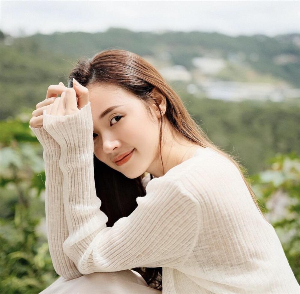 Vàng thật không sợ lửa: Midu hở bạo chứng minh vòng 1 phồn thực tự nhiên-1