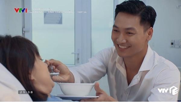 Hương Vị Tình Thân tập 56: Bà Xuân trả nợ bà Bích, Long đòi chăm Nam cả đời-18