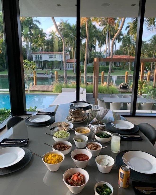 Bà tiên váy cưới Vera Wang ăn gì mà 72 tuổi vẫn trẻ như gái 30?-7