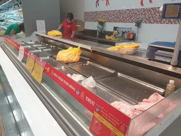 Người Sài Gòn đổ xô mua thực phẩm, siêu thị khẳng định không thiếu hàng-6