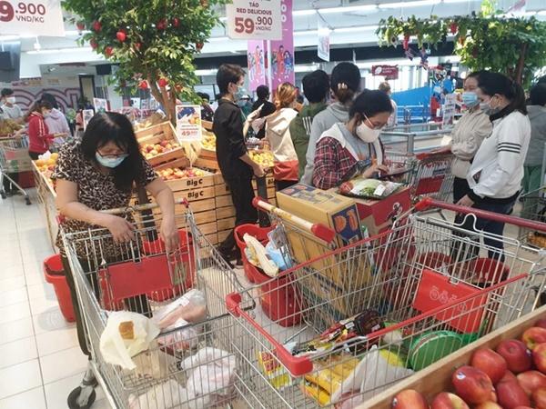 Người Sài Gòn đổ xô mua thực phẩm, siêu thị khẳng định không thiếu hàng-11