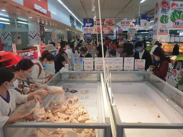 Người Sài Gòn đổ xô mua thực phẩm, siêu thị khẳng định không thiếu hàng-18