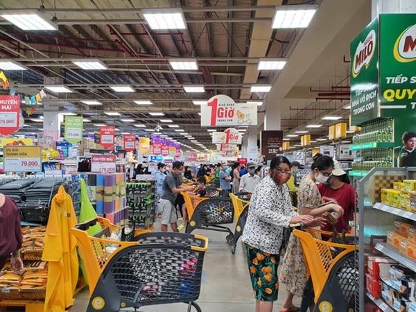 Người Sài Gòn đổ xô mua thực phẩm, siêu thị khẳng định không thiếu hàng-23