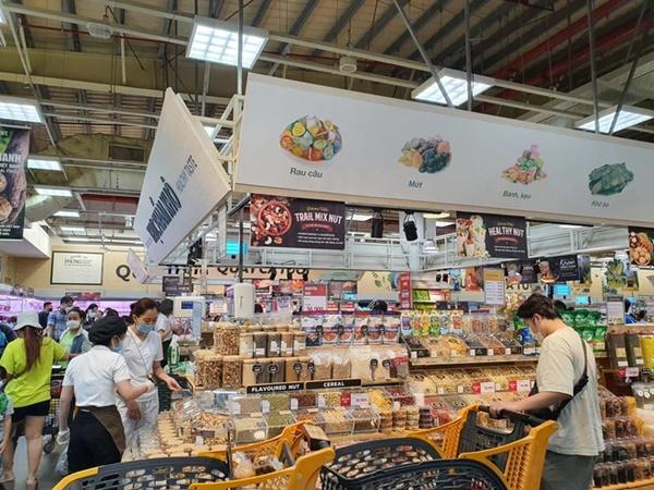 Người Sài Gòn đổ xô mua thực phẩm, siêu thị khẳng định không thiếu hàng-24