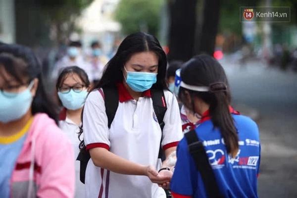 TP.HCM họp báo trước giờ giãn cách xã hội chống Covid-19-4