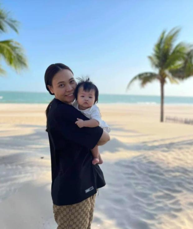 Đàm Thu Trang khoe vòng 1 phồn thực sau 7749 lần bị Cường Đô La dìm-2