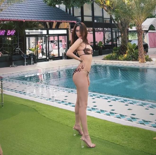 Ngọc Trinh và bộ sưu tập bikini hư hỏng hết phần thiên hạ-2