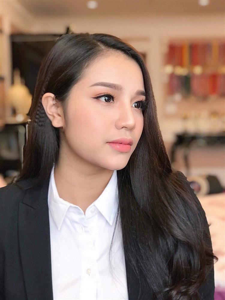 Khánh Linh cởi đồ quảng cáo mỹ phẩm tắm trắng, Tiến Dũng thả comment ủng hộ-5