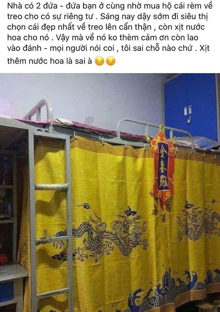 Treo rèm giường cho riêng tư mà ai nhìn cũng tưởng lập đàn cầu mưa-1