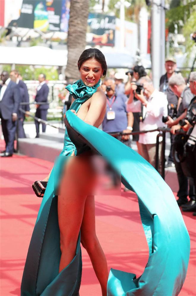 Tái mào vì váy áo phản cảm nhất Cannes, Ngọc Trinh đứng top 1-1
