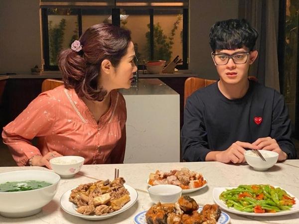 Những đứa con bên ngoài ngang ngược - bên trong khổ tâm-10