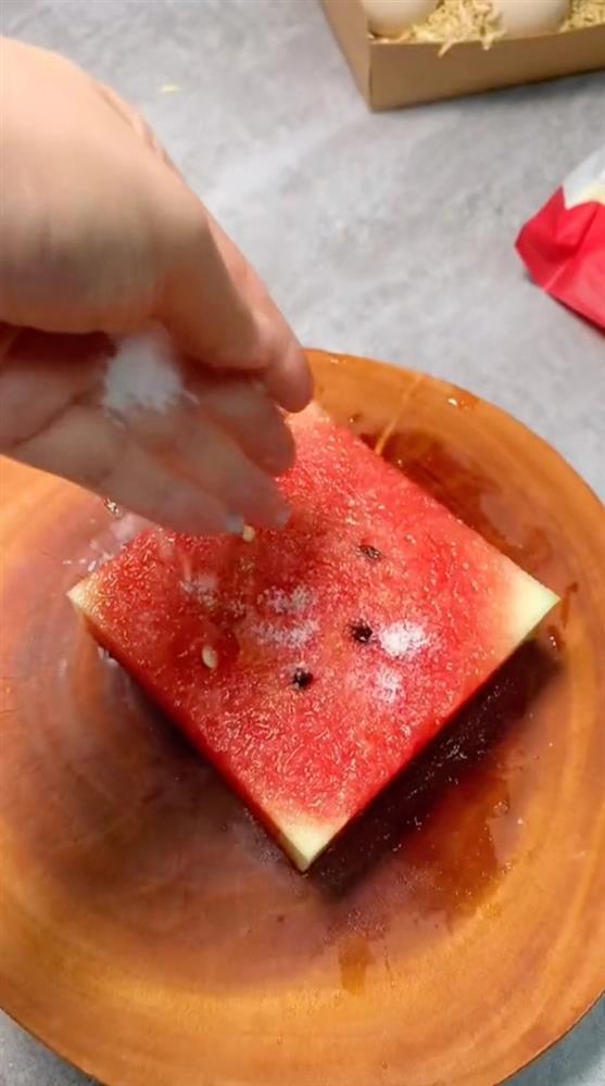 Hot rần rần món dưa hấu chiên xù, đỉnh cao ẩm thực hay là thảm họa ăn uống?-3