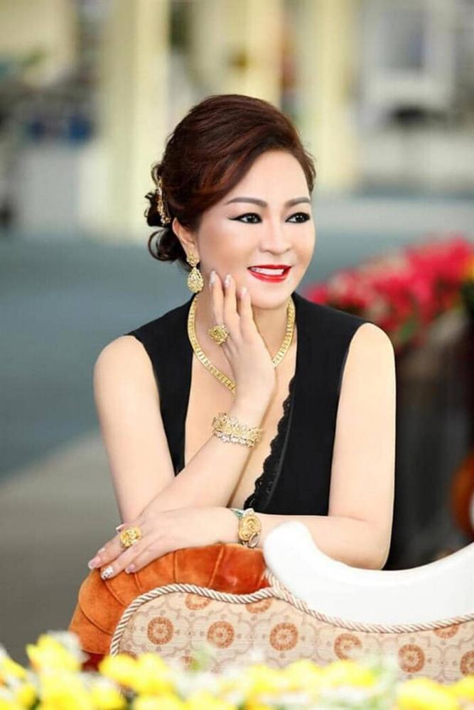 Nhẫn kim cương bà Phương Hằng đeo là chị ruột chiếc nhẫn của Hà Hồ-2