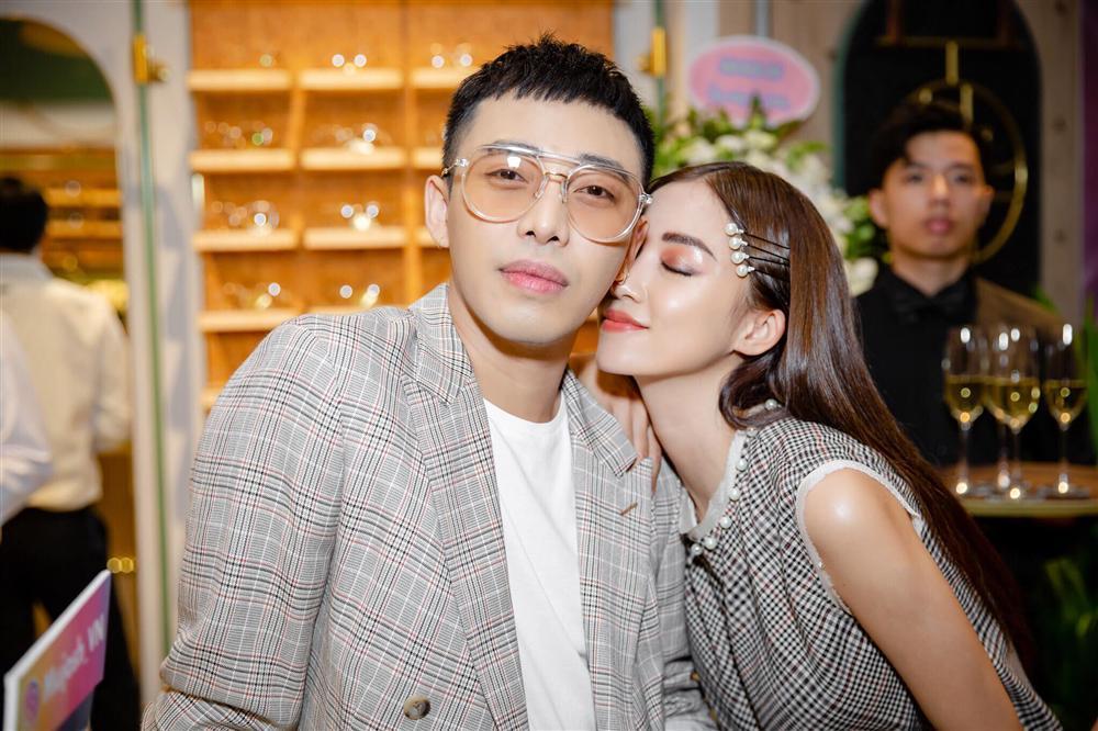 Stylist Hoàng Ku truổng cời, đeo tạp dề 10 triệu show body hư hỏng-12