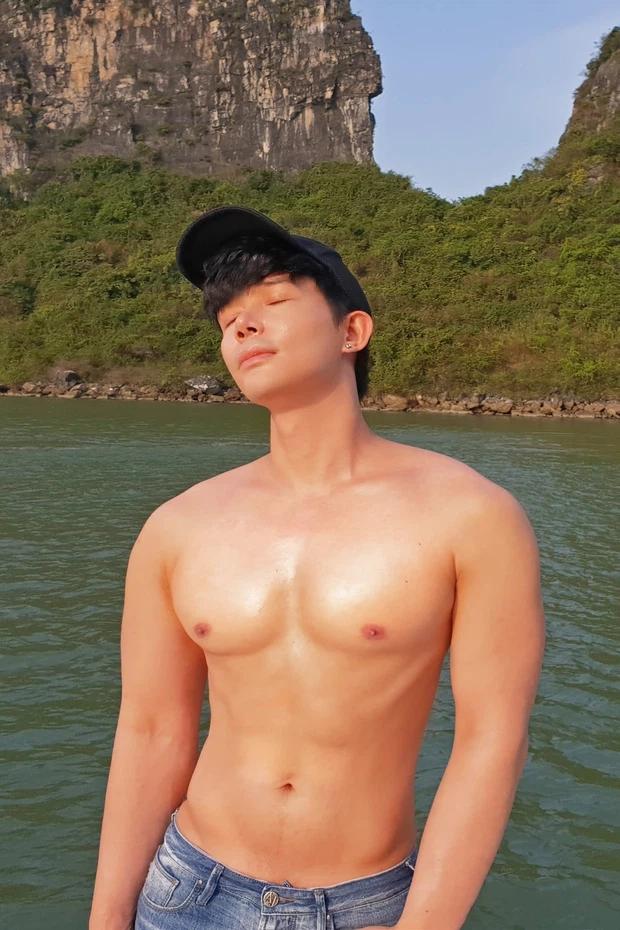 Nathan Lee mở đại hội trưng múi sầu riêng, vòng eo gây chú ý-2