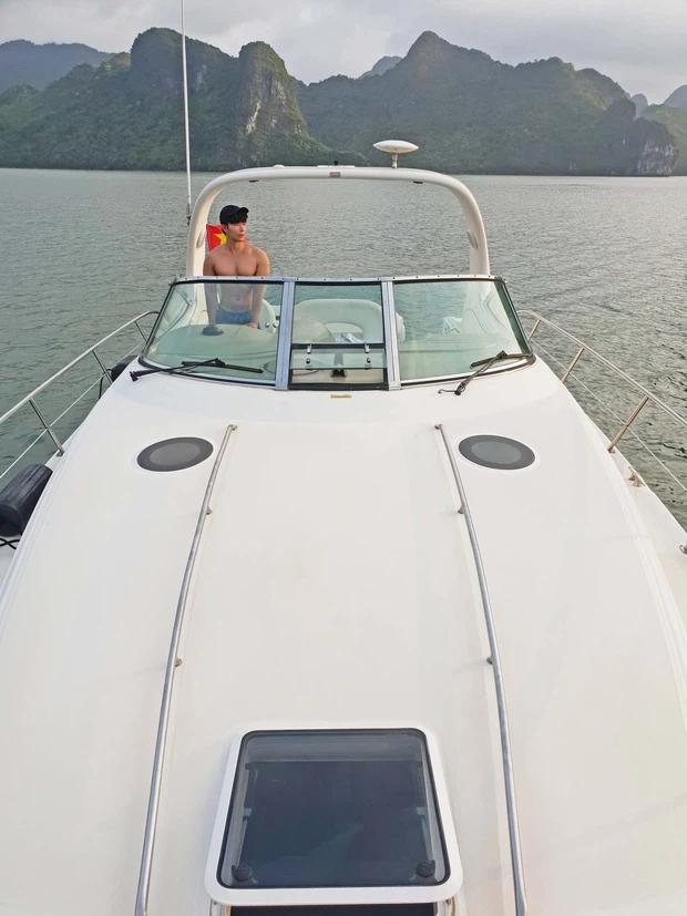 Nathan Lee mở đại hội trưng múi sầu riêng, vòng eo gây chú ý-7