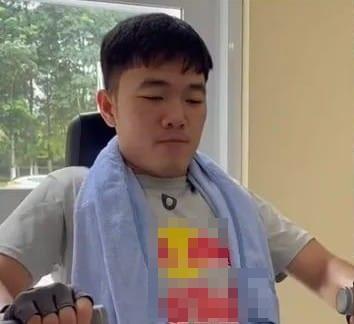 Công Phượng chiếm spotlight với biểu cảm bá đạo ở phòng gym-6