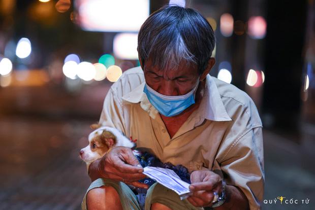 Chùm ảnh cảm xúc nhất lúc này: Thương lắm người vô gia cư ở Sài Gòn-1
