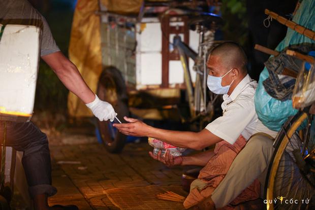 Chùm ảnh cảm xúc nhất lúc này: Thương lắm người vô gia cư ở Sài Gòn-2