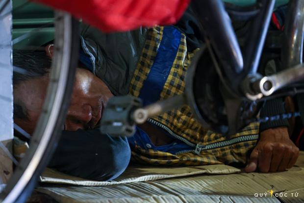 Chùm ảnh cảm xúc nhất lúc này: Thương lắm người vô gia cư ở Sài Gòn-5