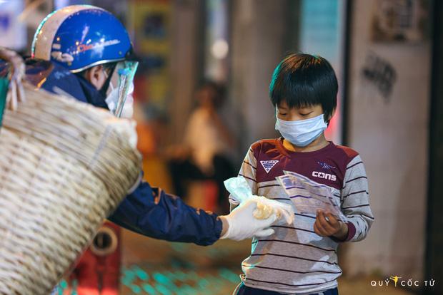 Chùm ảnh cảm xúc nhất lúc này: Thương lắm người vô gia cư ở Sài Gòn-8