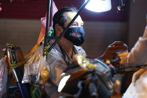 Chùm ảnh cảm xúc nhất lúc này: Thương lắm người vô gia cư ở Sài Gòn-12