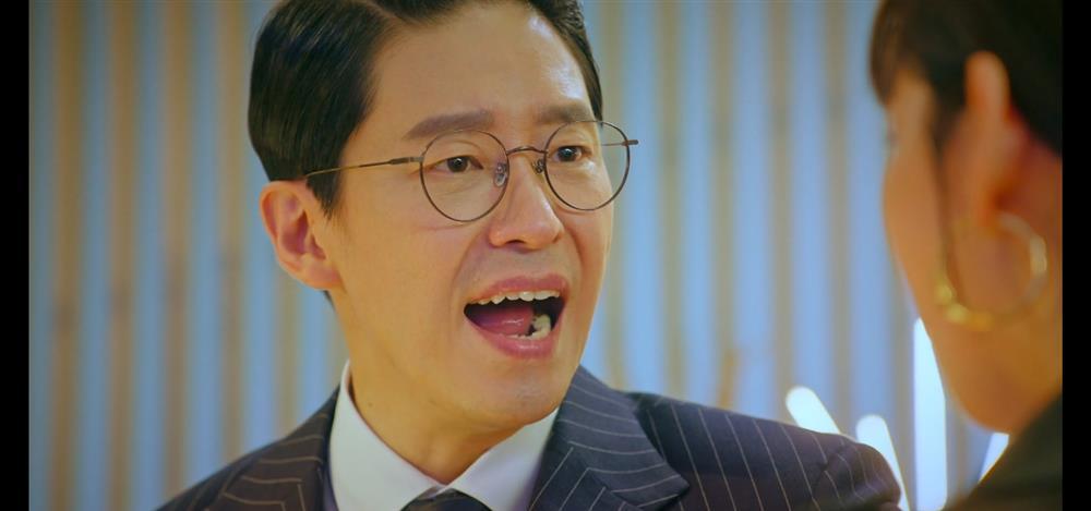 Penthouse 3 tập 6 gay cấn khi Seok Kyung bị Dượng Tê đánh và dọa giết-9