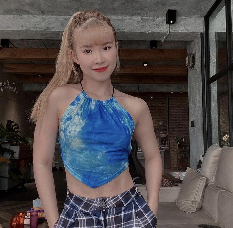 Lăng-xê xu hướng ombre: Diễm My 9X bị chê như miếng thịt sống-3