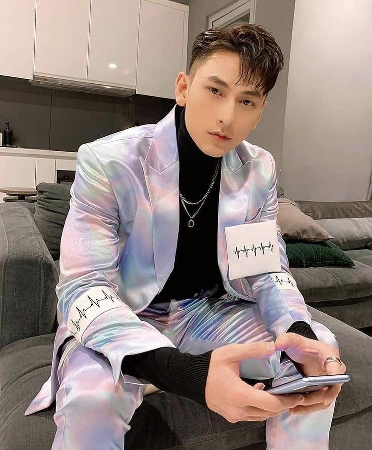 Lăng-xê xu hướng ombre: Diễm My 9X bị chê như miếng thịt sống-9