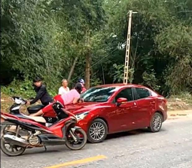 Vợ nằm trên nắp capo đánh ghen: Chồng đánh nhập viện, bắt xin lỗi bồ-4