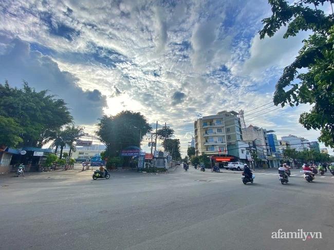 TP.HCM vắng... như mùng 1 Tết trong ngày đầu giãn cách-4