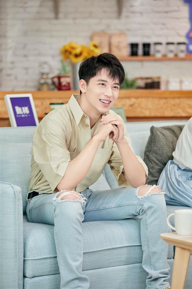 Hứa Ngụy Châu cạch bồ đam mỹ Hoàng Cảnh Du, bê bối sàm sỡ nữ giới-8