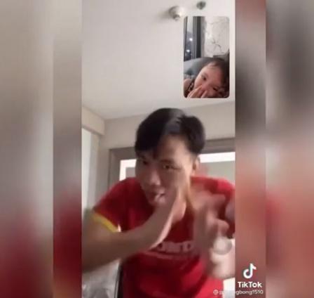 Quế Ngọc Hải múa quạt để đổi lấy nụ cười của con gái-1