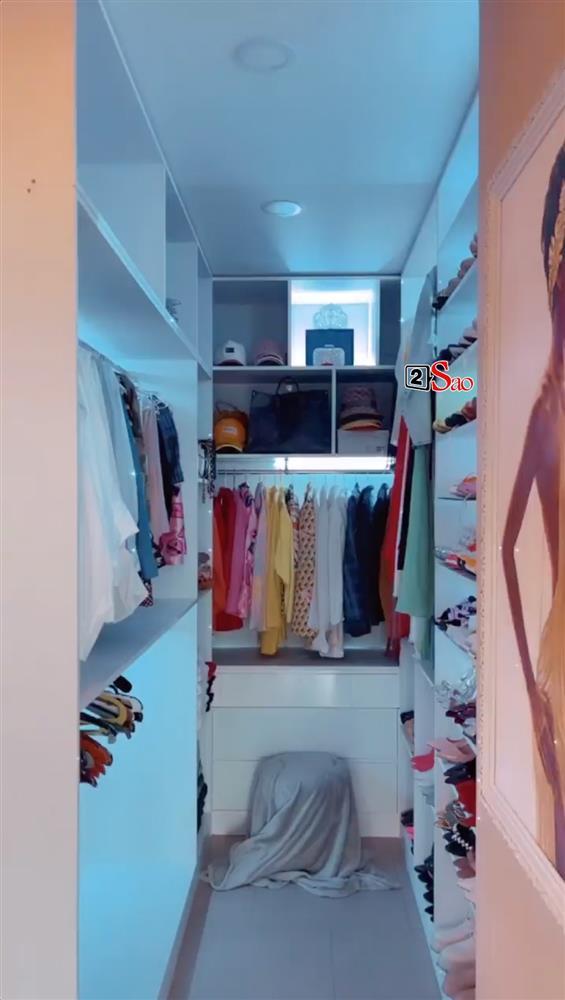 HHen Niê sắm tủ đồ hiệu riêng, khoe cả nơi cất vương miện 2,7 tỷ-6