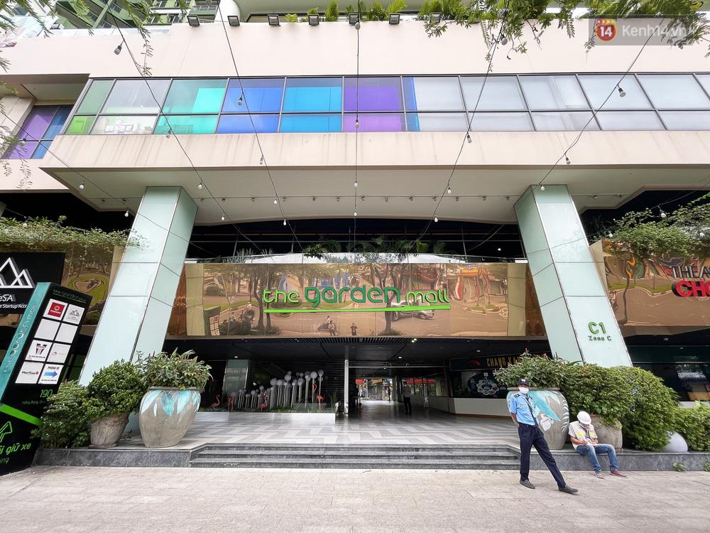 Bên trong Thuận Kiều Plaza đang thi công chuyển thành bệnh viện dã chiến-1