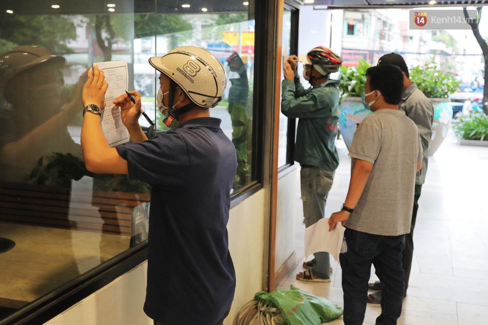 Bên trong Thuận Kiều Plaza đang thi công chuyển thành bệnh viện dã chiến-11